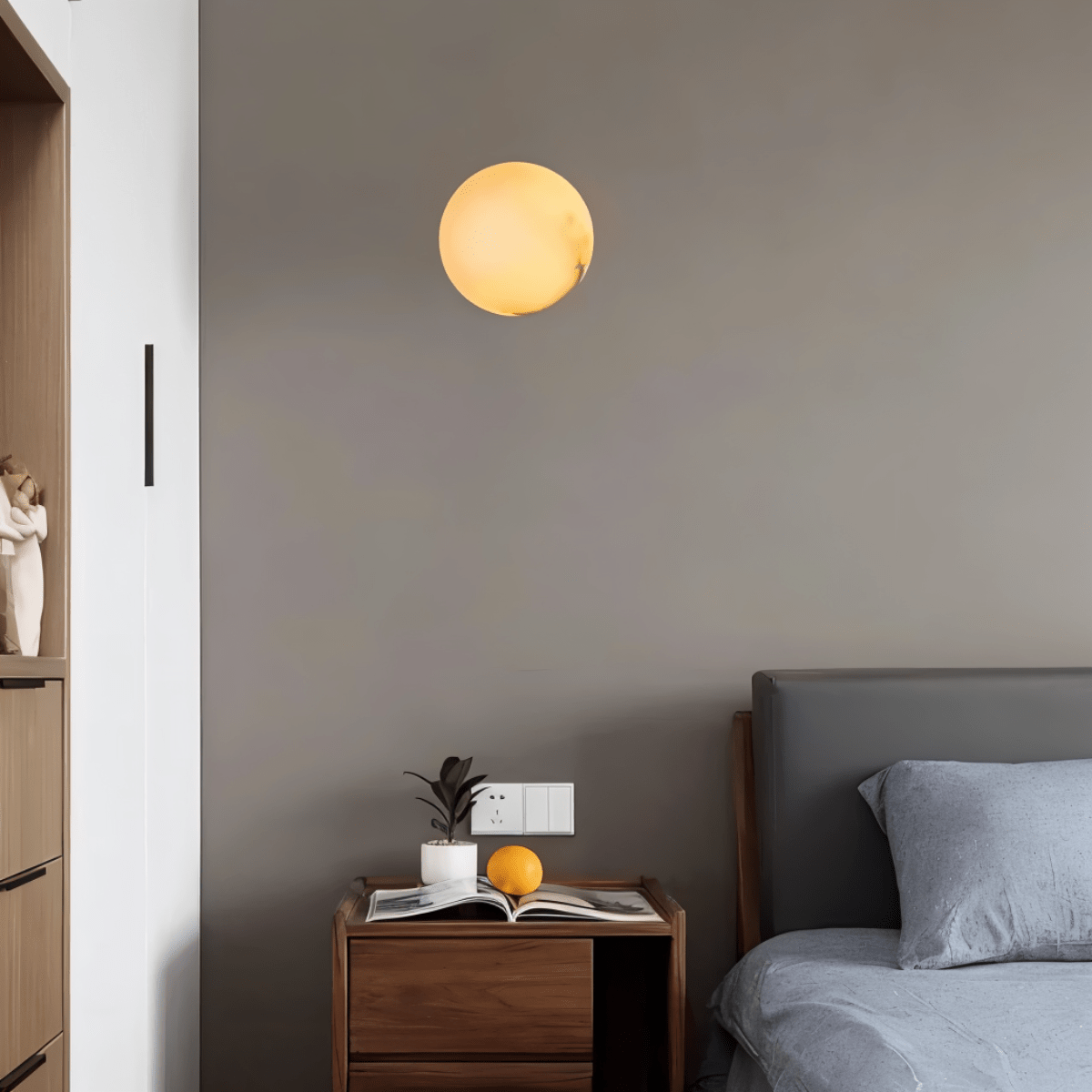 image_text: onyxa-alabaster-wall-lamp-8295795