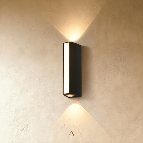 Fitjar Wall Lamp