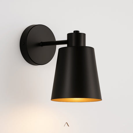 Gavrus Wall Lamp