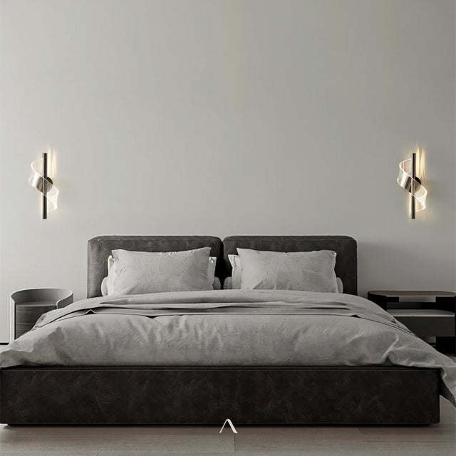 Hoven Wall Lamp