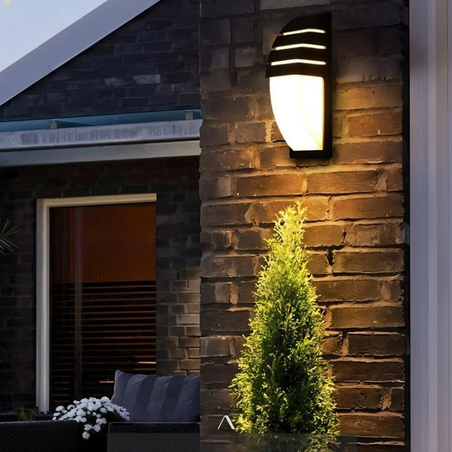 Kroderen Wall Lamp