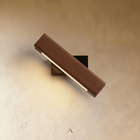 Kuu Wall Lamp