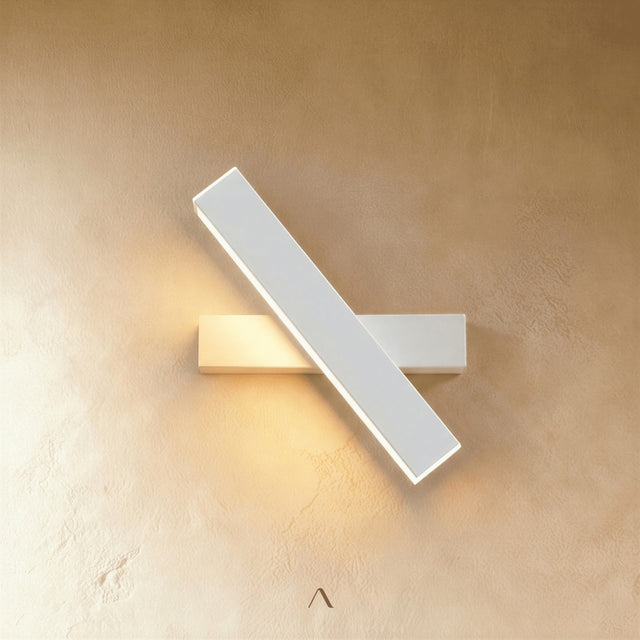 Kuu Wall Lamp