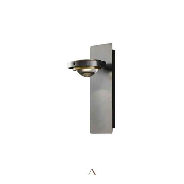 Lauris Wall Lamp
