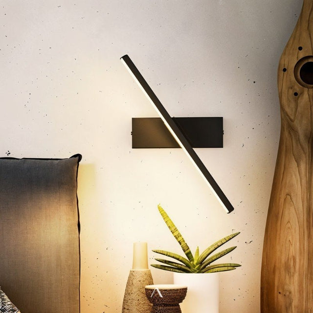 Luff Wall Lamp