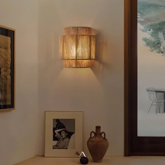 Mesinge Wall Lamp