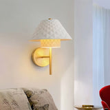 Apt Wall Lamp