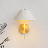 Apt Wall Lamp