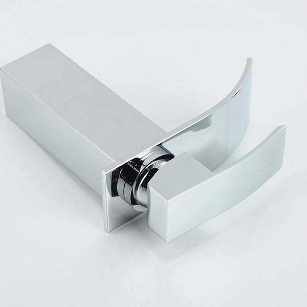 {"type":"root","children":[{"type":"paragraph","children":[{"type":"text","value":"Sculptured Handle Artistry"}]}]}