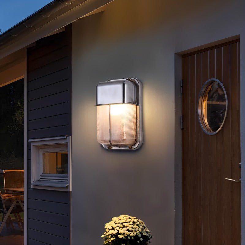 image_text: radis-outdoor-wall-lamp-620359