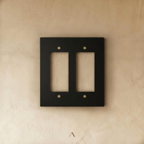 The Brantome Brass Plate (Night Black with Brass)