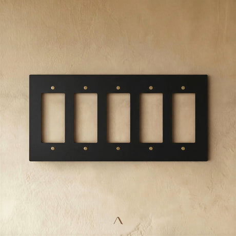 The Brantome Brass Plate (Night Black with Brass)