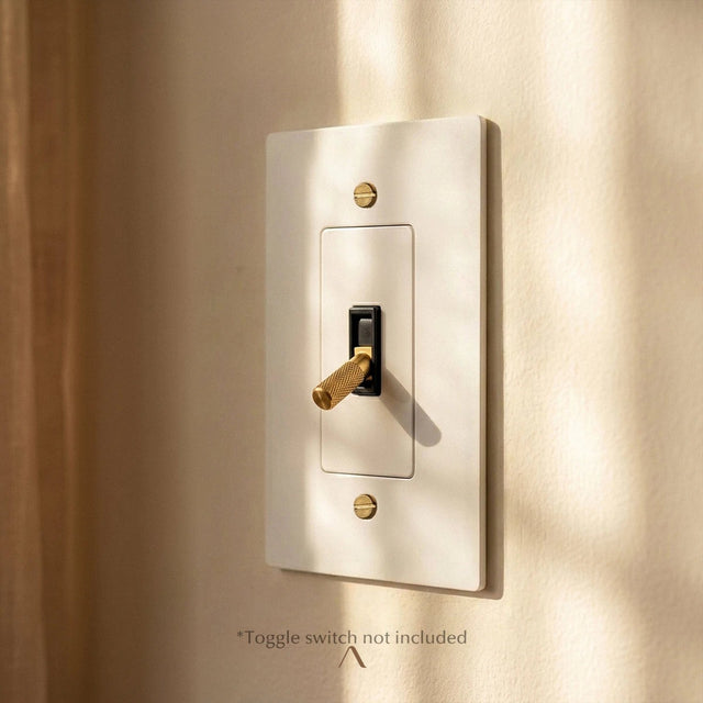 The Brantome Brass Plate (White with Brass)