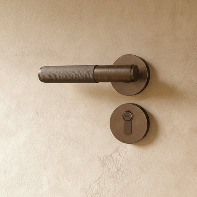Ardeche Handle