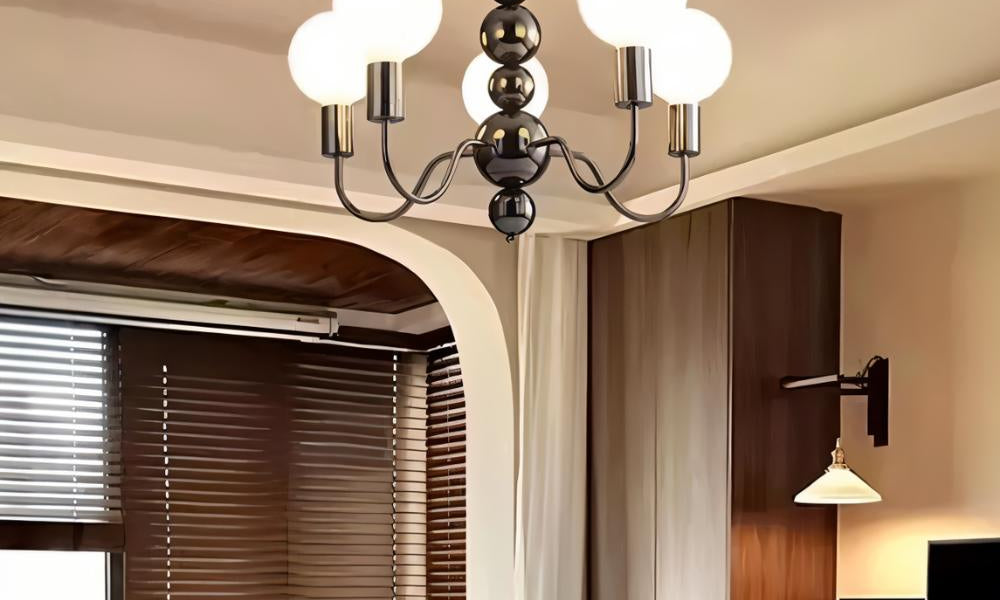 {"type":"root","children":[{"type":"paragraph","children":[{"type":"text","value":"Commanding Centerpiece"}]}]}