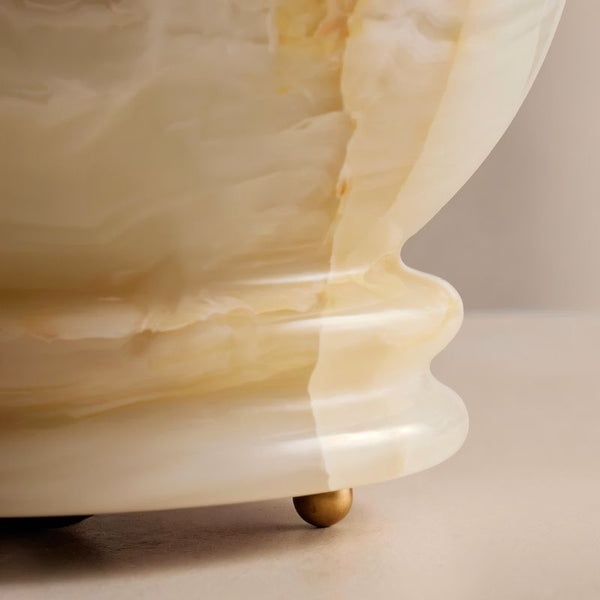 {"type":"root","children":[{"type":"paragraph","children":[{"type":"text","value":"Illumination That Embraces"}]}]}