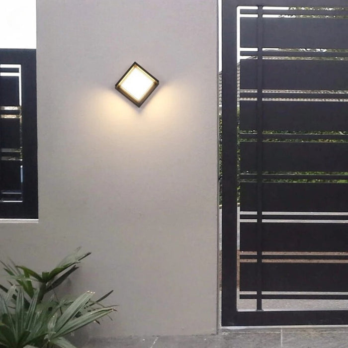 Ekkehard Outdoor Wall Lamp