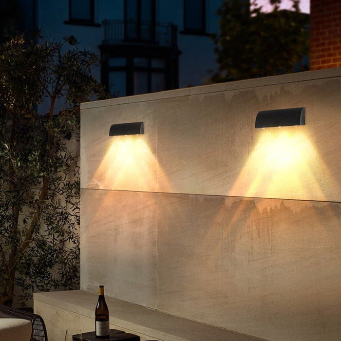 Elias Outdoor Wall Lamp