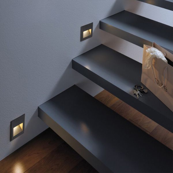 Tara Outdoor Step Lamp