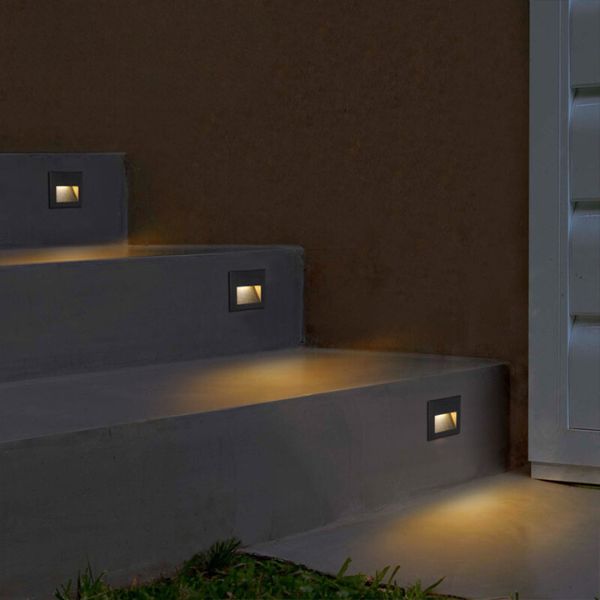 Tara Outdoor Step Lamp