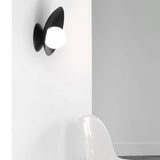 Hugo Wall Lamp