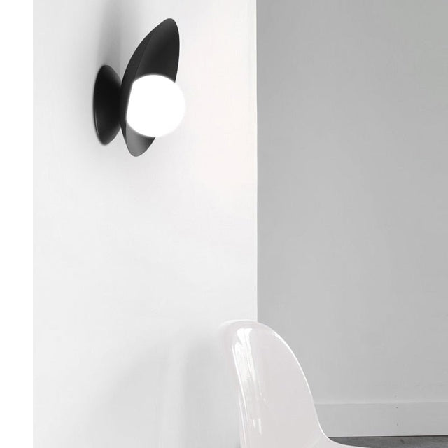 Hugo Wall Lamp