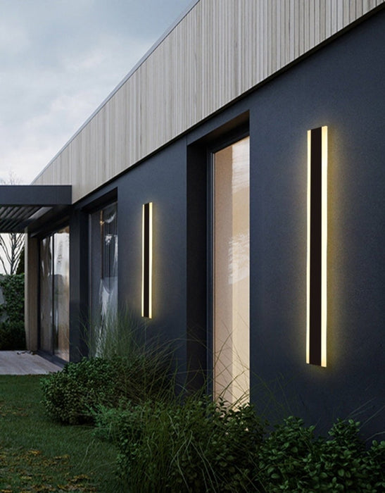 Heinrich Outdoor Wall Lamp