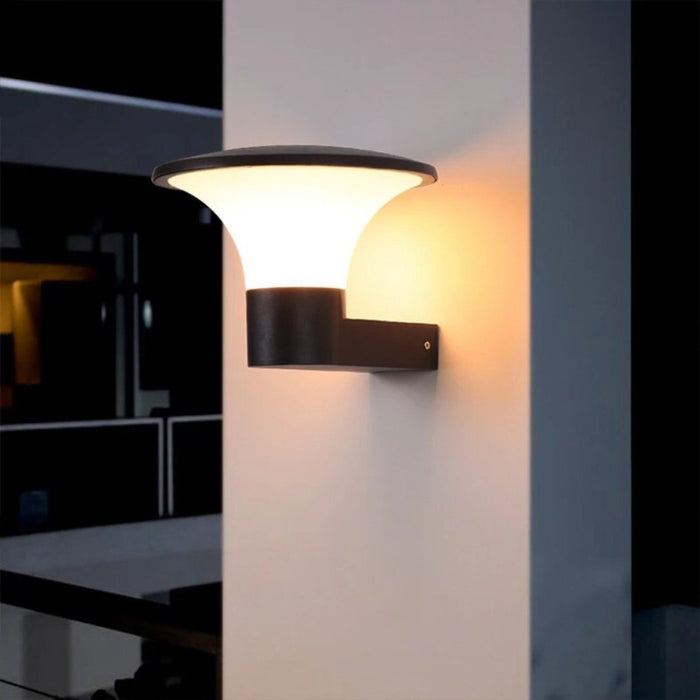 Lysander Wall Lamp