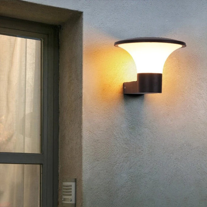 Lysander Wall Lamp