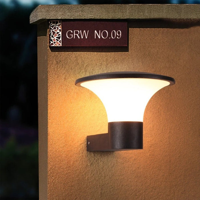 Lysander Wall Lamp