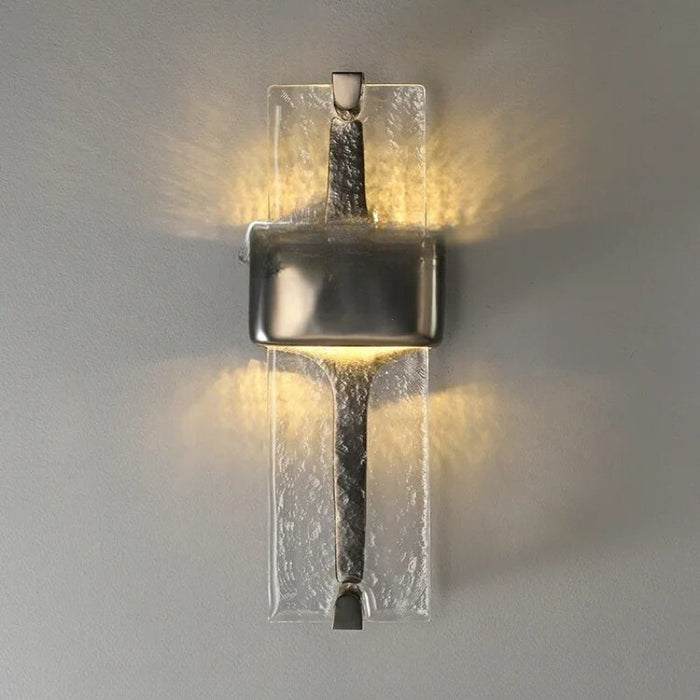Lyrae Wall Lamp