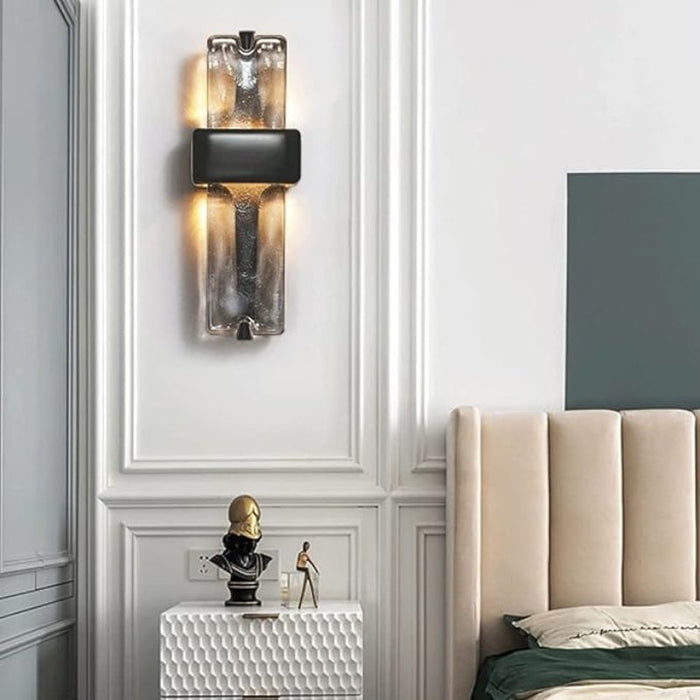 Lyrae Wall Lamp