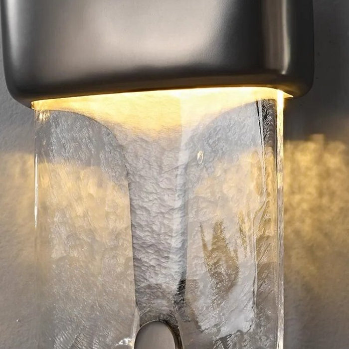 Lyrae Wall Lamp