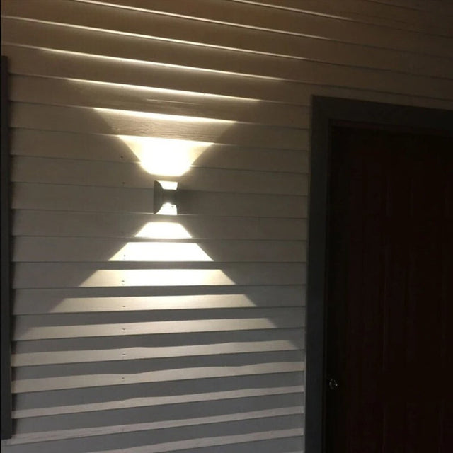 Quintus Outdoor Wall Lamp