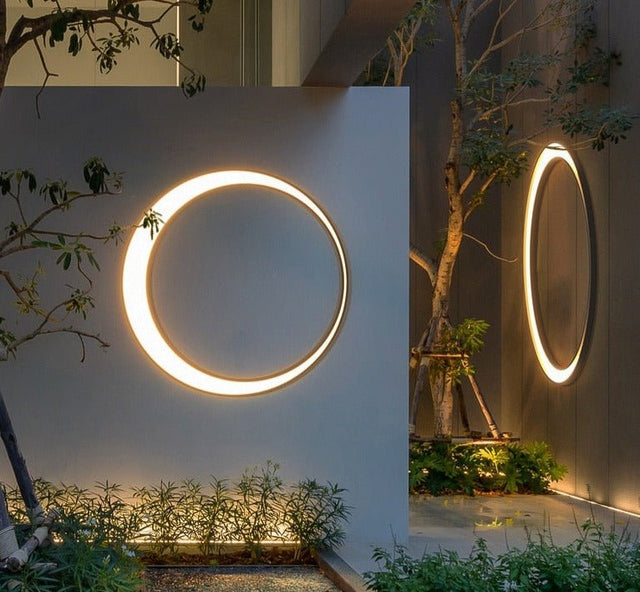 Sophie Outdoor Wall Lamp