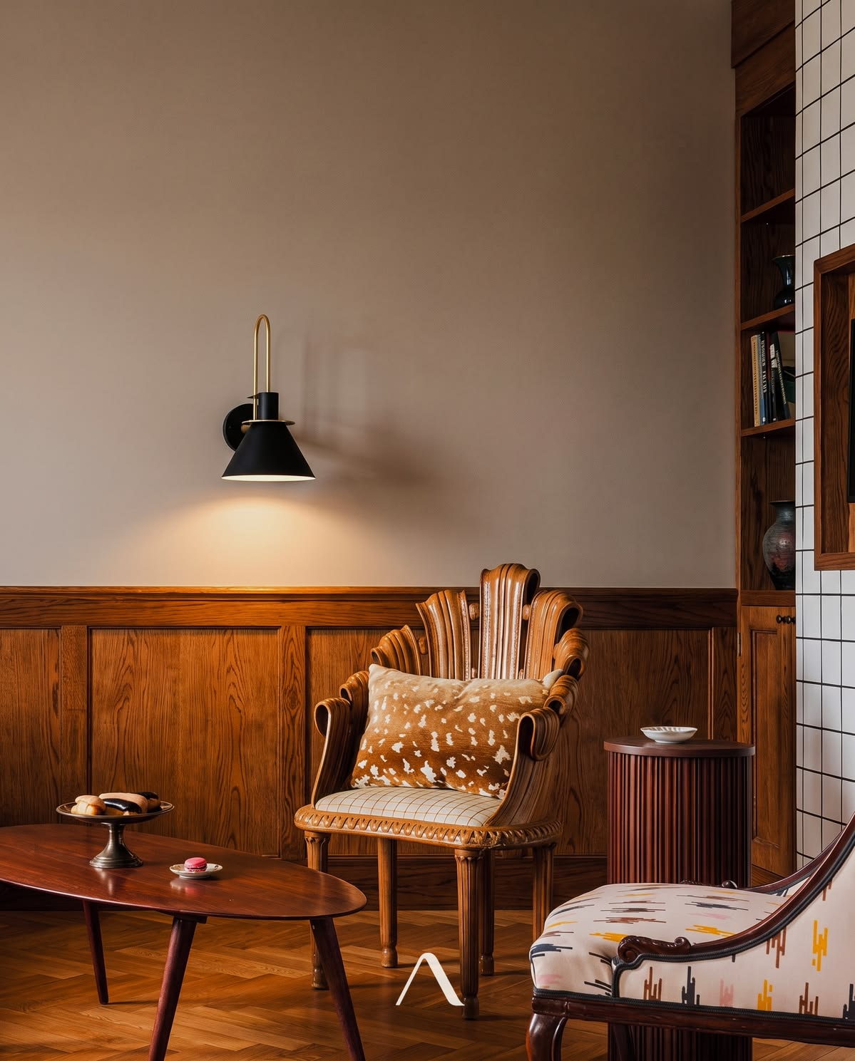 Oak wainscot corner